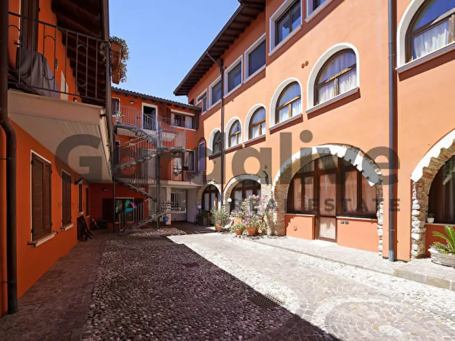 Immagine 21 di Appartamento in vendita  in Via Leutelmonte a Manerba Del Garda