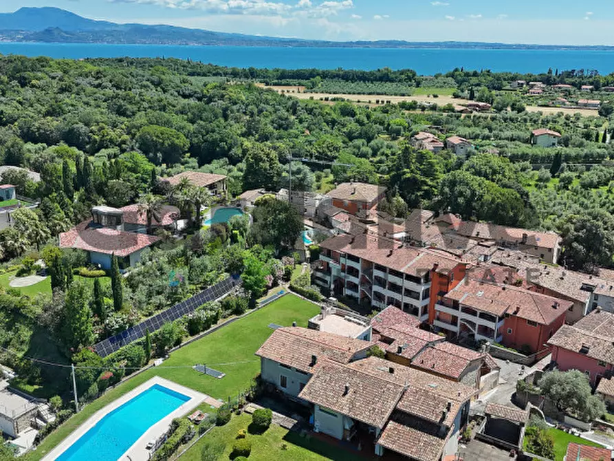 Immagine 36 di Appartamento in vendita  in Via Leutelmonte a Manerba Del Garda