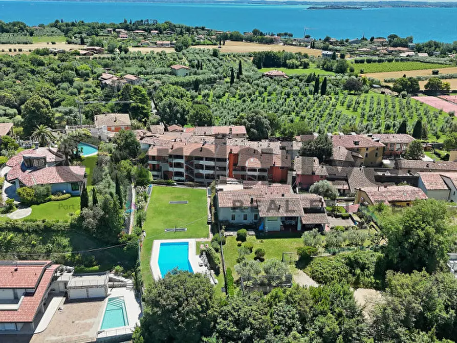 Immagine 37 di Appartamento in vendita  in Via Leutelmonte a Manerba Del Garda