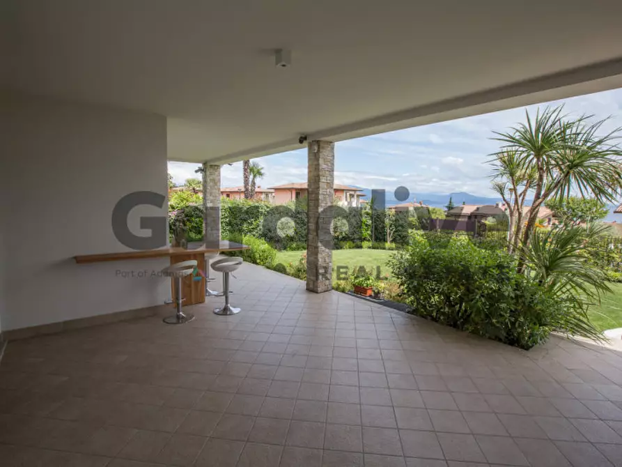 Immagine 1 di Casa quadrifamiliare in vendita  in Via Crispi a Padenghe Sul Garda