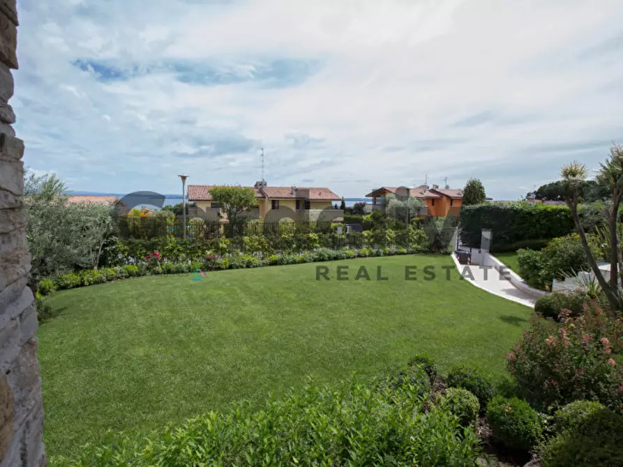 Immagine 2 di Casa quadrifamiliare in vendita  in Via Crispi a Padenghe Sul Garda