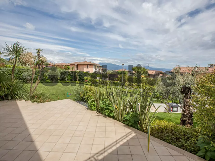 Immagine 9 di Casa quadrifamiliare in vendita  in Via Crispi a Padenghe Sul Garda