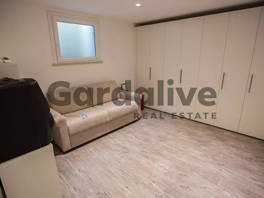 Immagine 13 di Casa quadrifamiliare in vendita  in Via Crispi a Padenghe Sul Garda