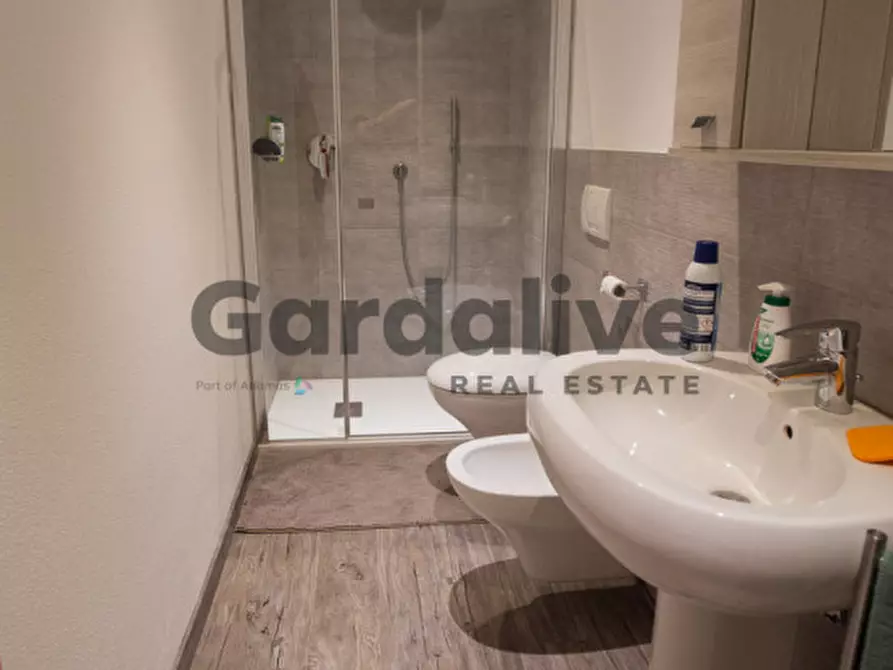 Immagine 16 di Casa quadrifamiliare in vendita  in Via Crispi a Padenghe Sul Garda
