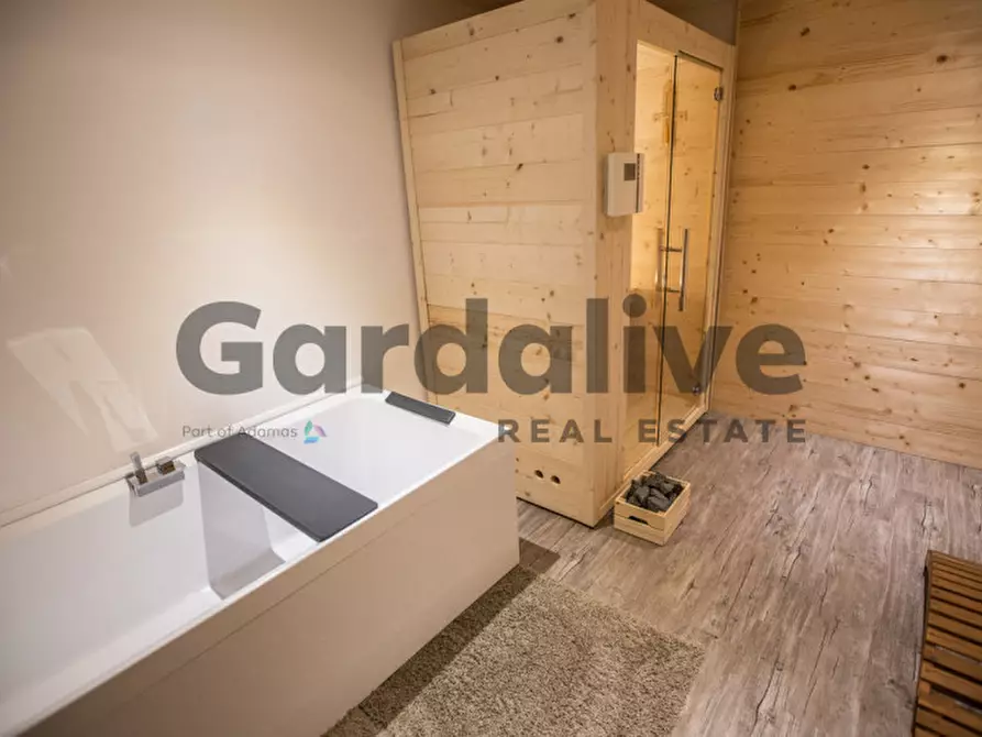 Immagine 19 di Casa quadrifamiliare in vendita  in Via Crispi a Padenghe Sul Garda