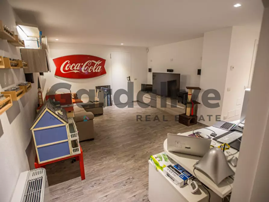 Immagine 21 di Casa quadrifamiliare in vendita  in Via Crispi a Padenghe Sul Garda
