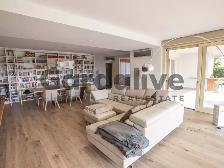 Immagine 28 di Casa quadrifamiliare in vendita  in Via Crispi a Padenghe Sul Garda