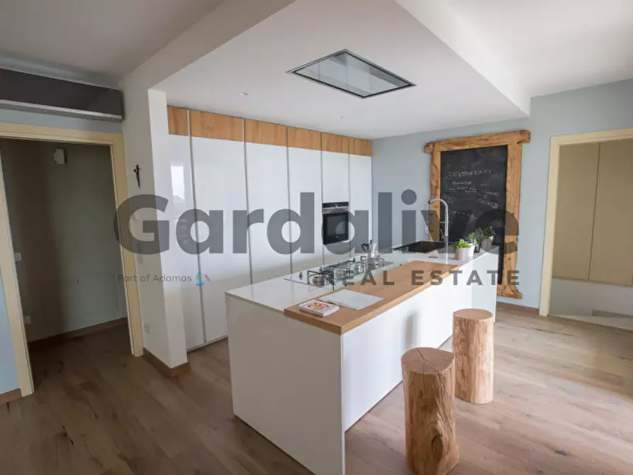 Immagine 30 di Casa quadrifamiliare in vendita  in Via Crispi a Padenghe Sul Garda