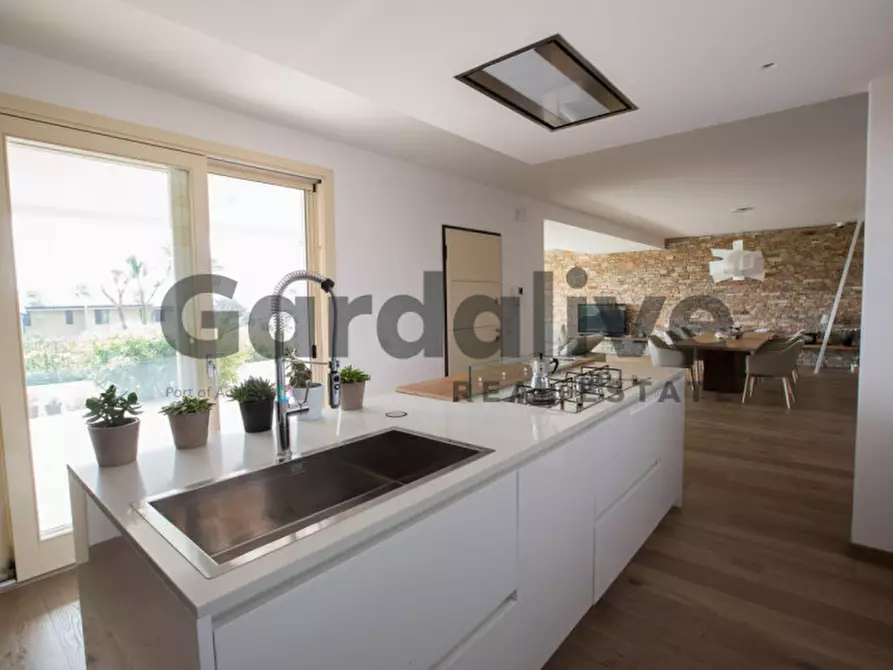 Immagine 31 di Casa quadrifamiliare in vendita  in Via Crispi a Padenghe Sul Garda