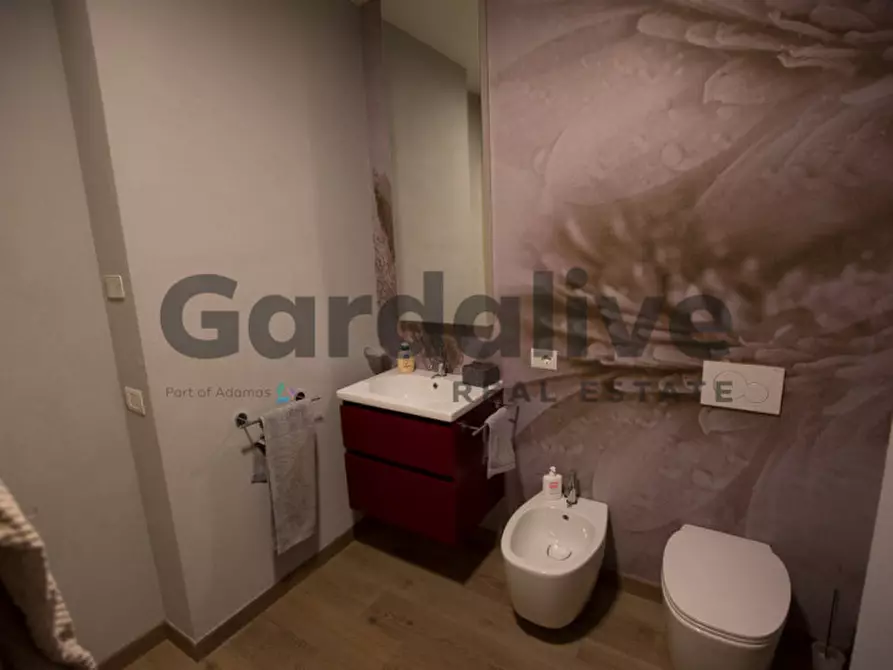 Immagine 33 di Casa quadrifamiliare in vendita  in Via Crispi a Padenghe Sul Garda