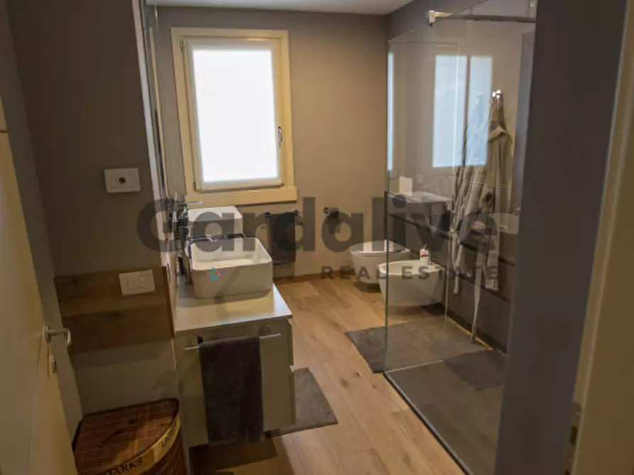 Immagine 38 di Casa quadrifamiliare in vendita  in Via Crispi a Padenghe Sul Garda