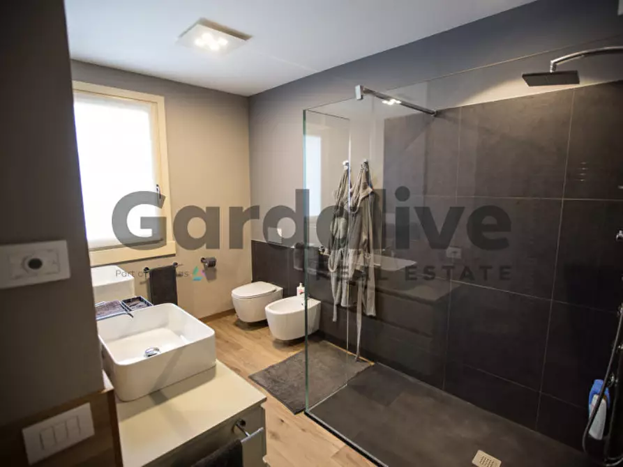 Immagine 39 di Casa quadrifamiliare in vendita  in Via Crispi a Padenghe Sul Garda