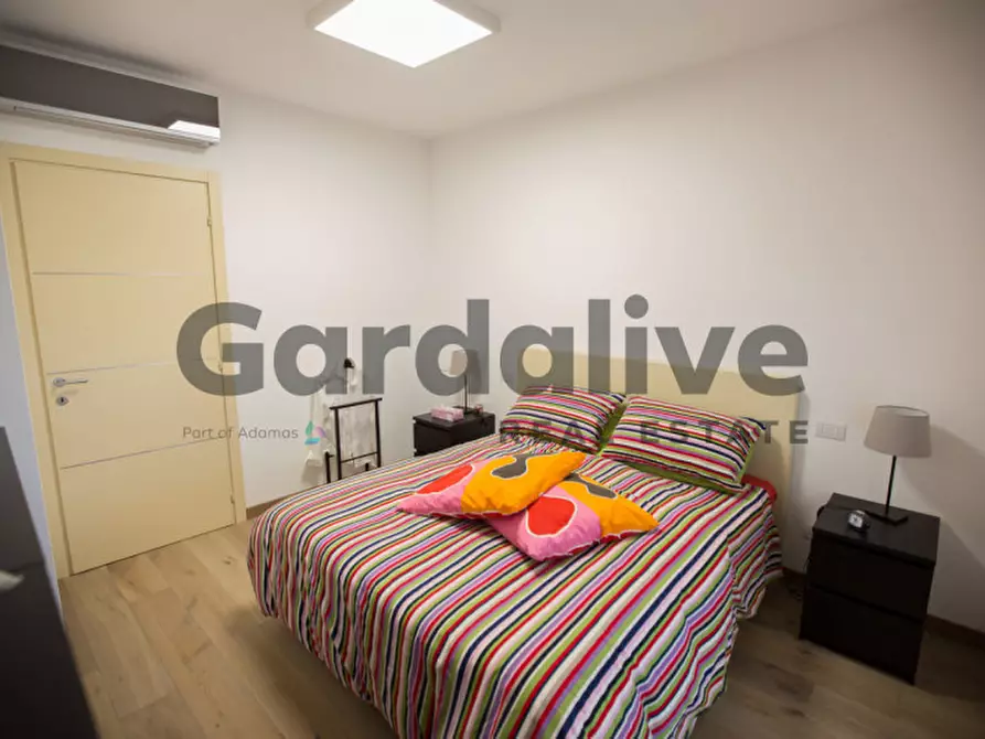 Immagine 43 di Casa quadrifamiliare in vendita  in Via Crispi a Padenghe Sul Garda