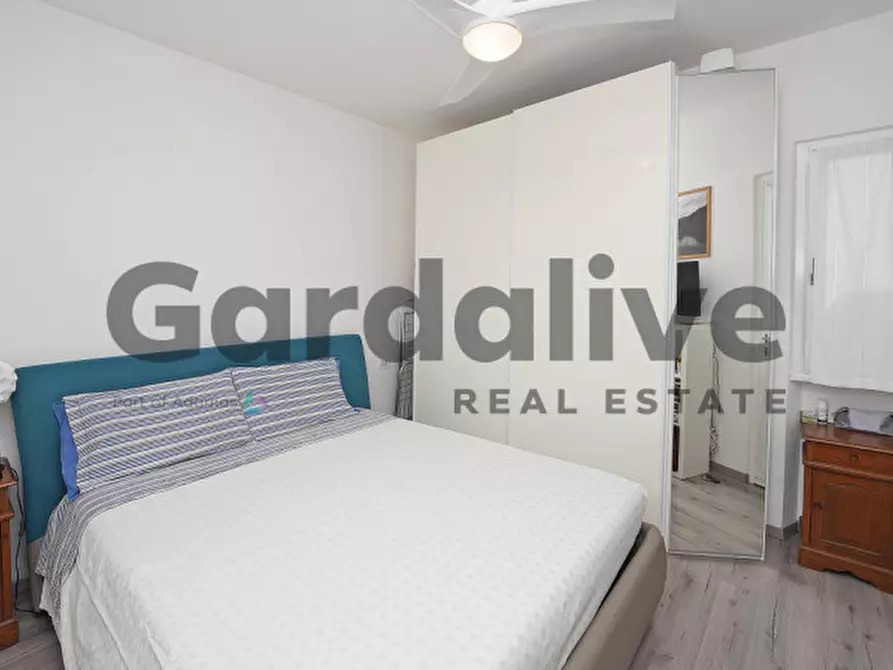 Immagine 12 di Appartamento in vendita  in Via Manara a Padenghe Sul Garda