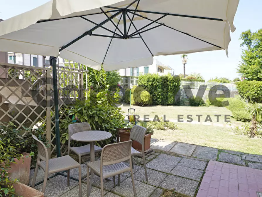 Immagine 18 di Appartamento in vendita  in Via Manara a Padenghe Sul Garda