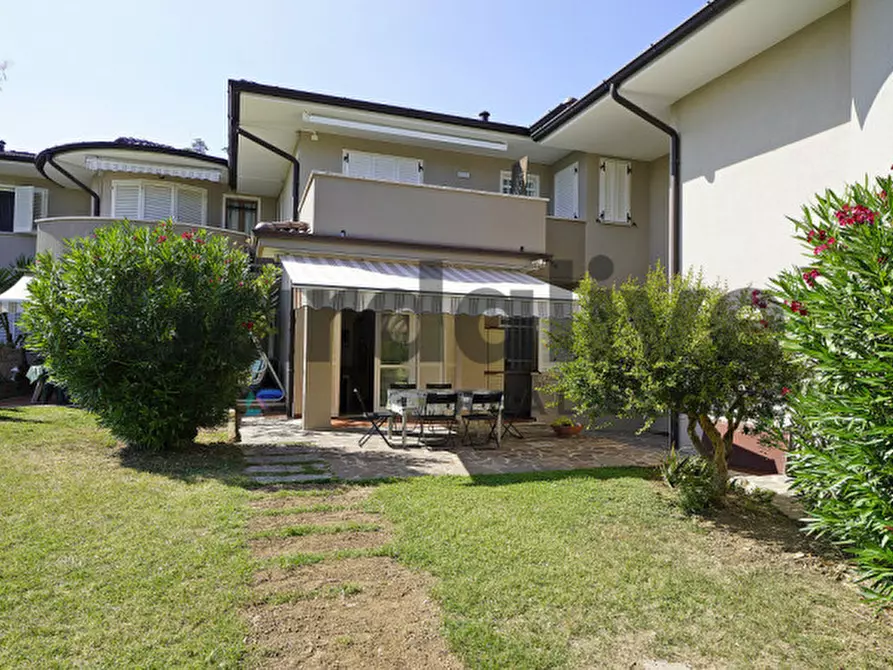 Immagine 19 di Appartamento in vendita  in Via Manara a Padenghe Sul Garda