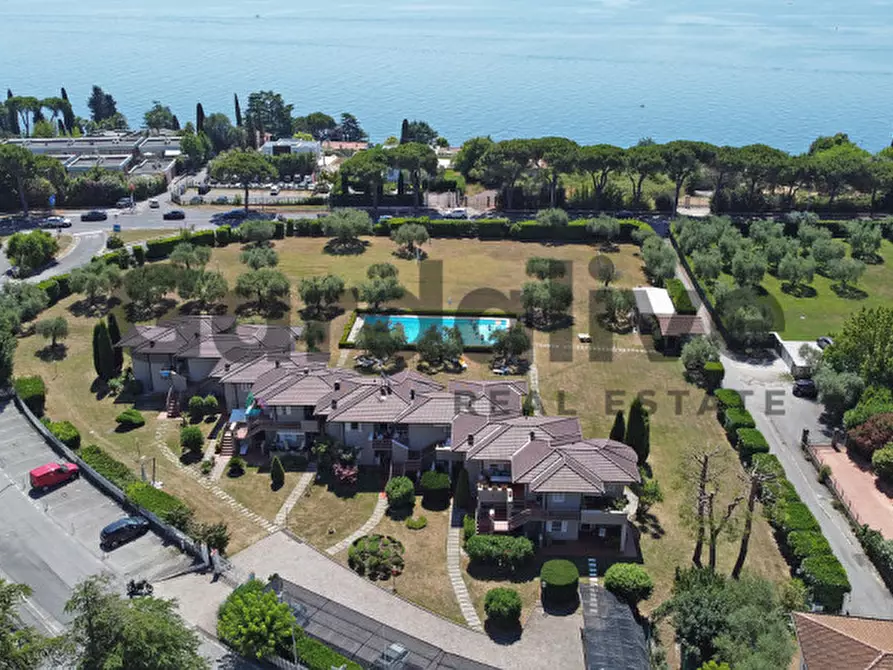 Immagine 26 di Appartamento in vendita  in Via Manara a Padenghe Sul Garda