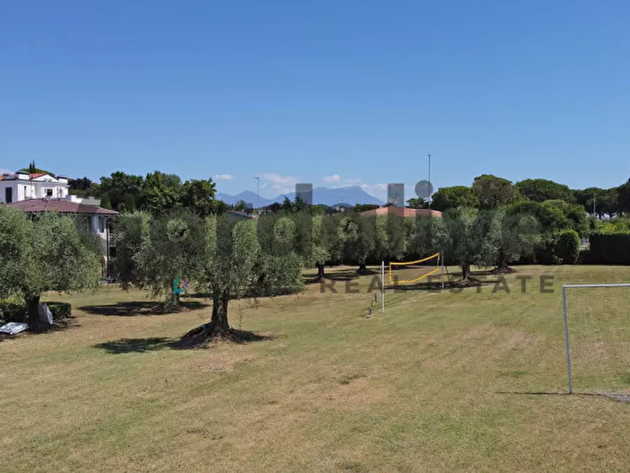 Immagine 28 di Appartamento in vendita  in Via Manara a Padenghe Sul Garda