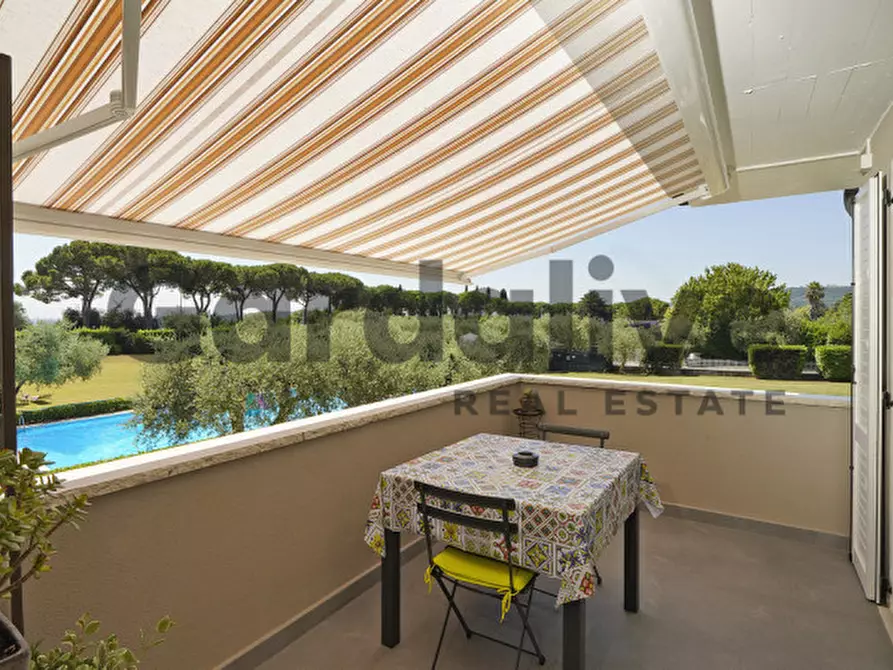 Immagine 1 di Appartamento in vendita  in Via Manara a Padenghe Sul Garda