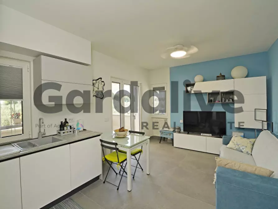 Immagine 5 di Appartamento in vendita  in Via Manara a Padenghe Sul Garda