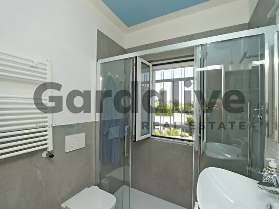 Immagine 13 di Appartamento in vendita  in Via Manara a Padenghe Sul Garda