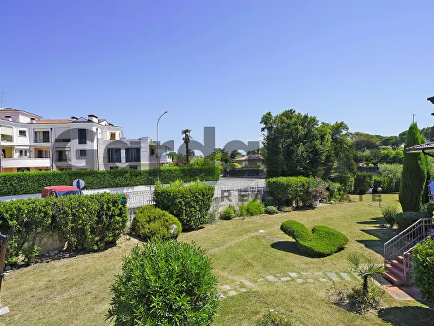 Immagine 16 di Appartamento in vendita  in Via Manara a Padenghe Sul Garda