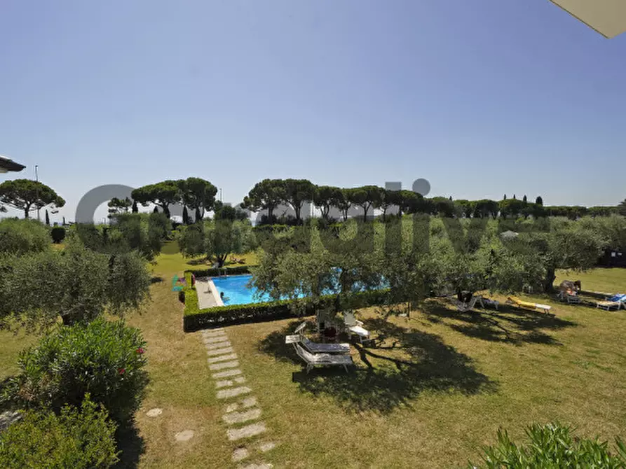 Immagine 17 di Appartamento in vendita  in Via Manara a Padenghe Sul Garda