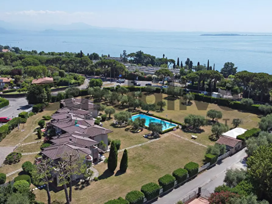 Immagine 20 di Appartamento in vendita  in Via Manara a Padenghe Sul Garda