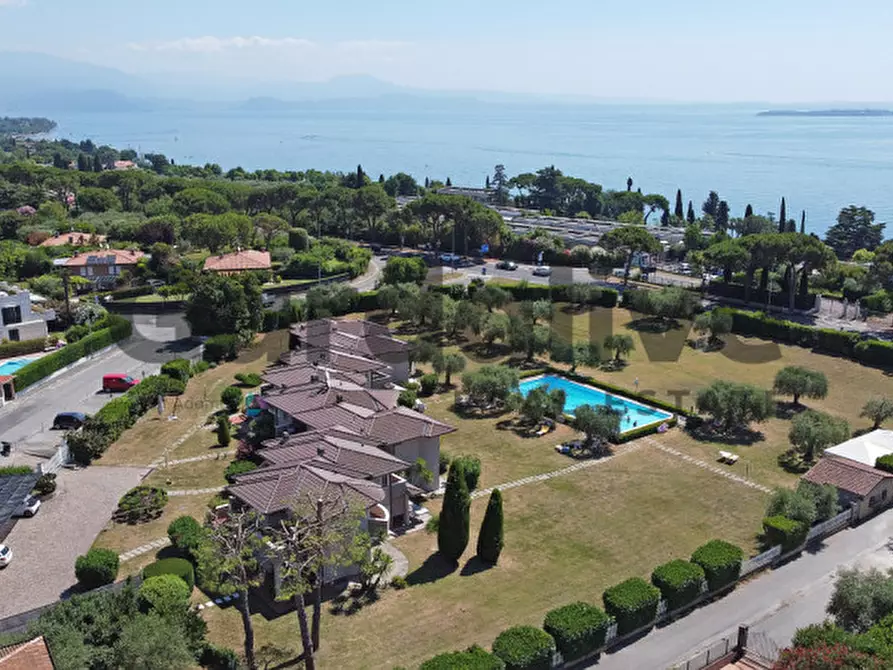 Immagine 21 di Appartamento in vendita  in Via Manara a Padenghe Sul Garda