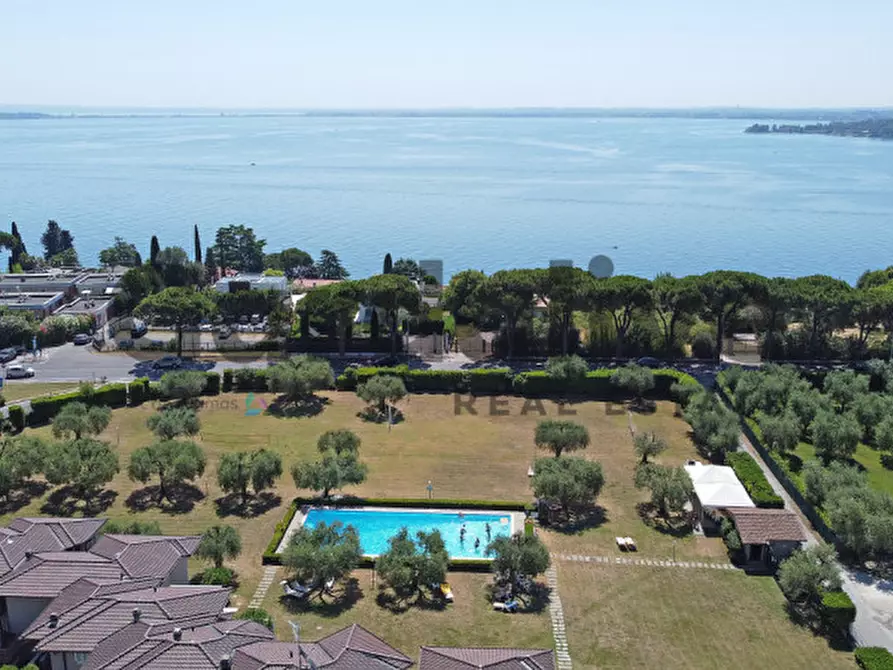 Immagine 22 di Appartamento in vendita  in Via Manara a Padenghe Sul Garda