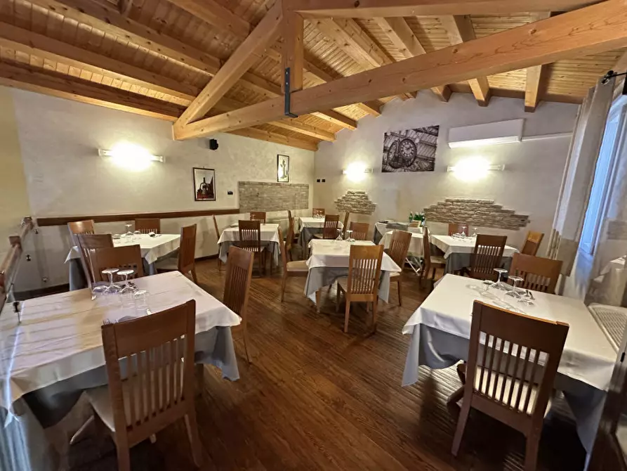 Immagine 1 di Attività commerciale in vendita  in Adria, Via Scalo a Adria