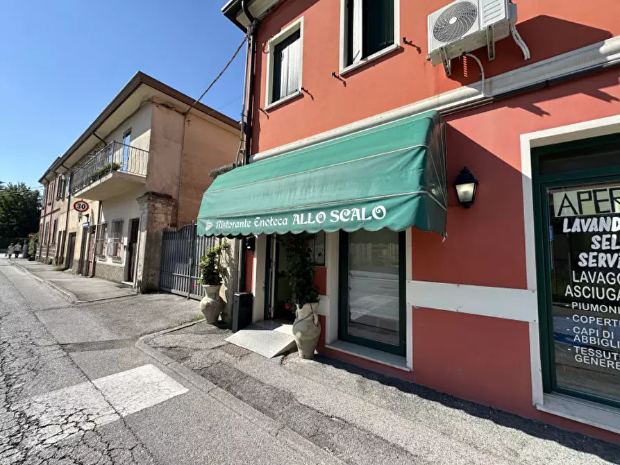 Immagine 9 di Attività commerciale in vendita  in Adria, Via Scalo a Adria