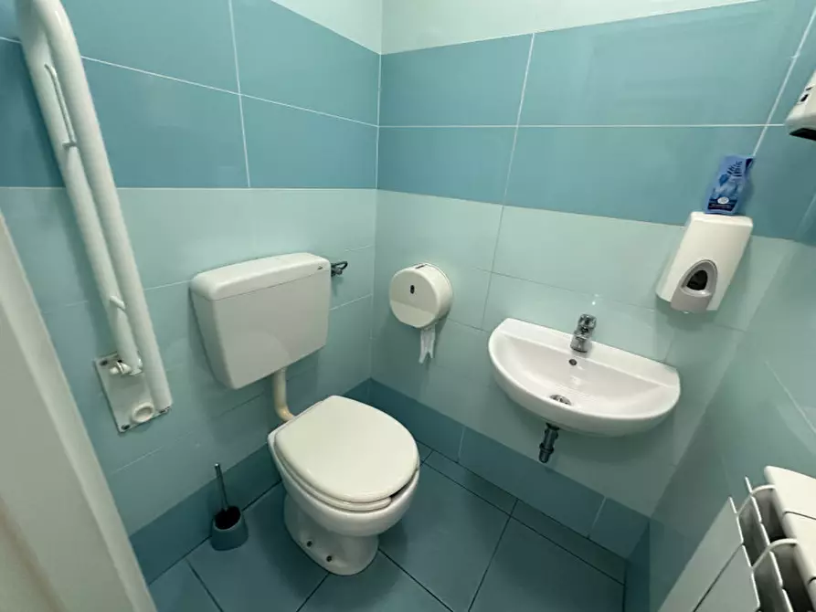 Immagine 16 di Attività commerciale in vendita  in Adria, Via Scalo a Adria