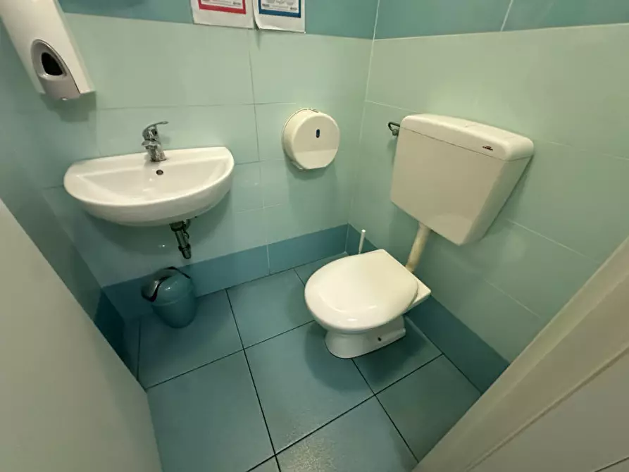 Immagine 17 di Attività commerciale in vendita  in Adria, Via Scalo a Adria