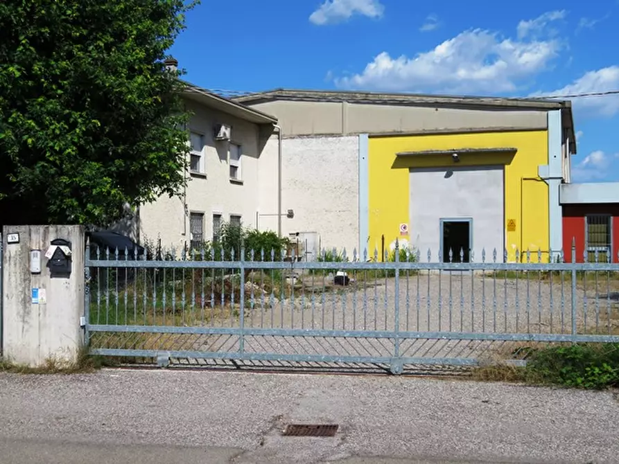 Immagine 1 di Laboratorio in vendita  in via Borgazzo a Novellara