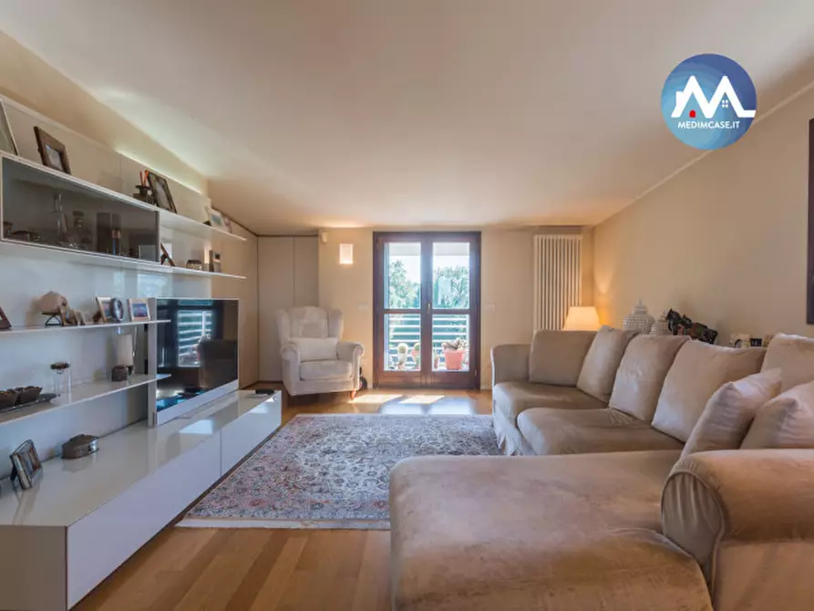 Immagine 1 di Appartamento in vendita  in Via Amedeo Avogadro a Pesaro