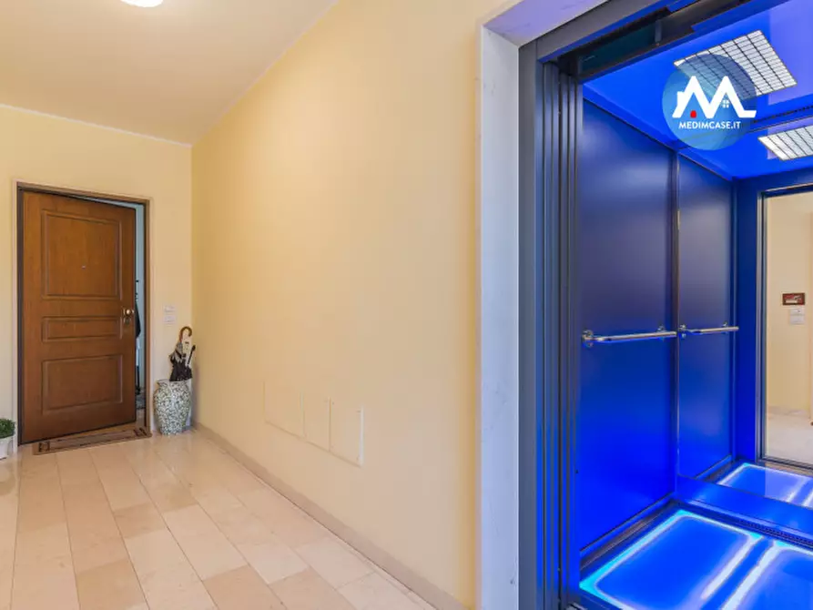 Immagine 3 di Appartamento in vendita  in Via Amedeo Avogadro a Pesaro