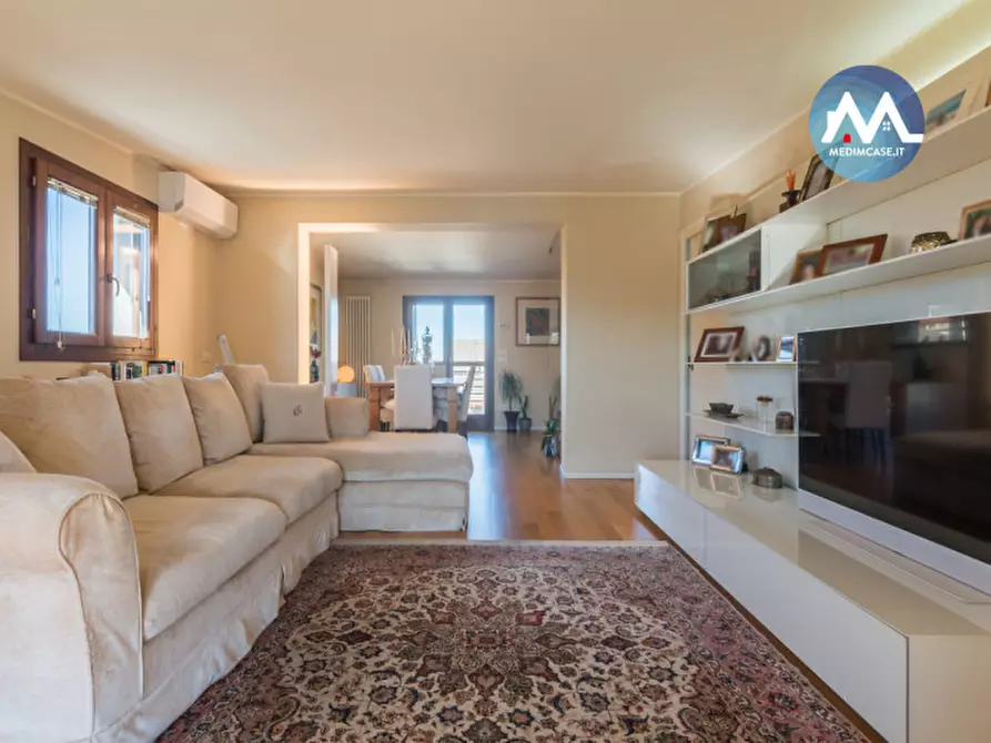 Immagine 11 di Appartamento in vendita  in Via Amedeo Avogadro a Pesaro