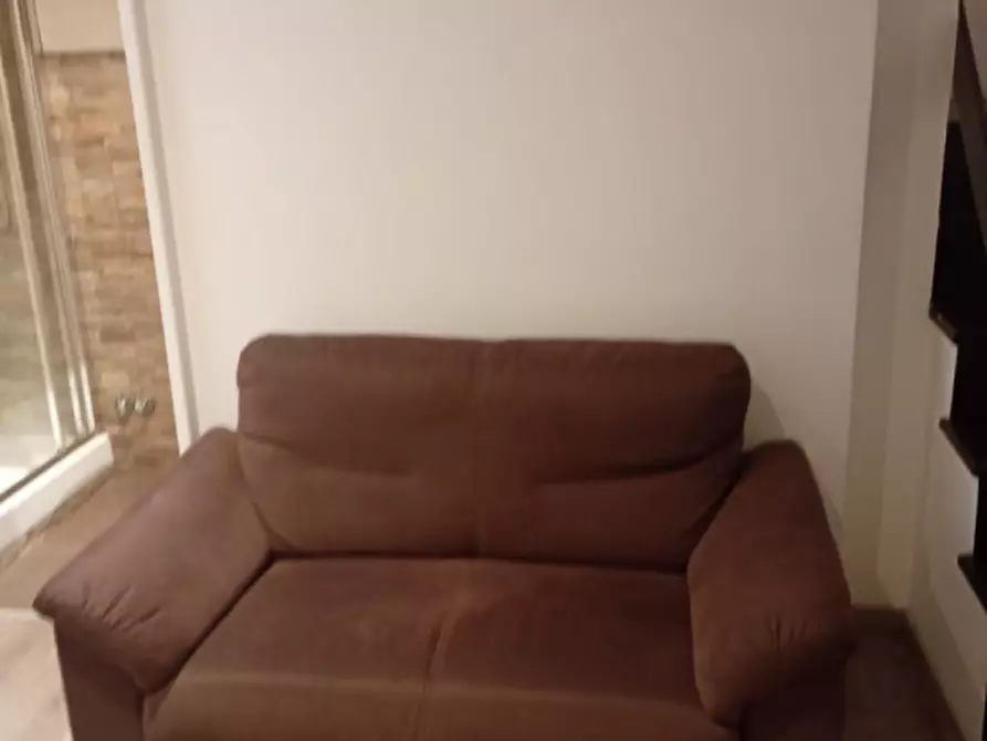 Immagine 1 di Appartamento in affitto  in Via Toledo 300 a Napoli