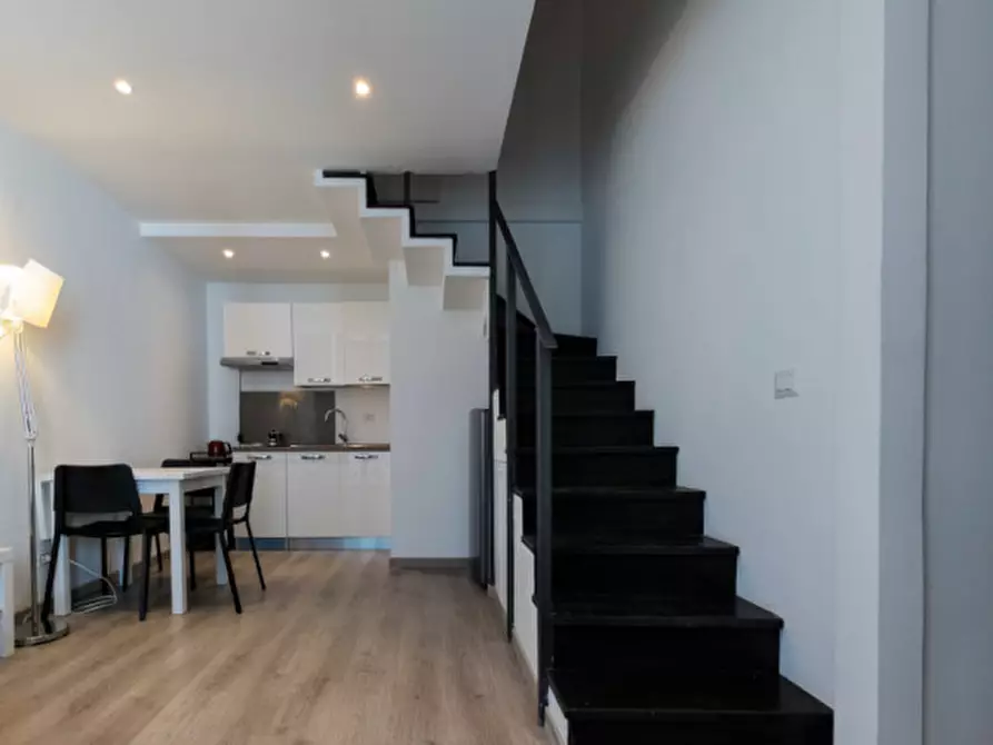 Immagine 1 di Appartamento in affitto  in Via Toledo 300 a Napoli