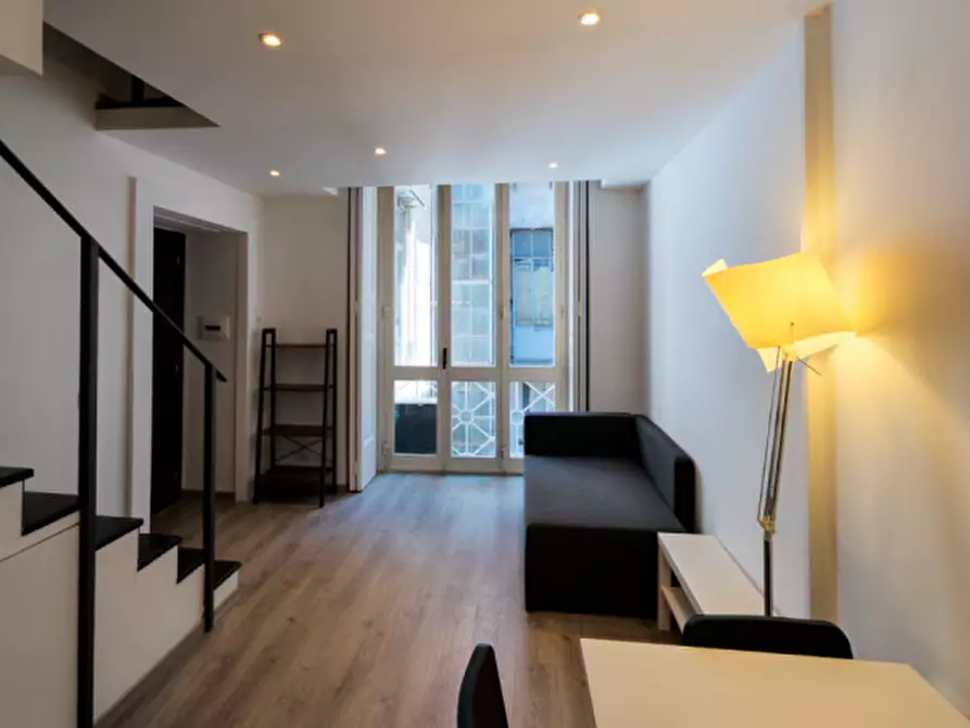 Immagine 2 di Appartamento in affitto  in Via Toledo 300 a Napoli