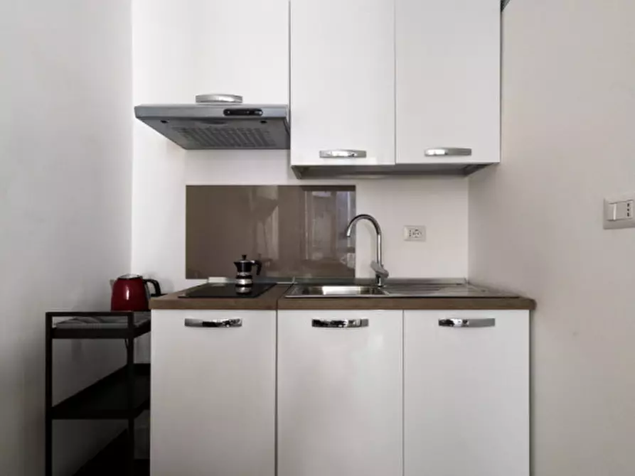 Immagine 4 di Appartamento in affitto  in Via Toledo 300 a Napoli