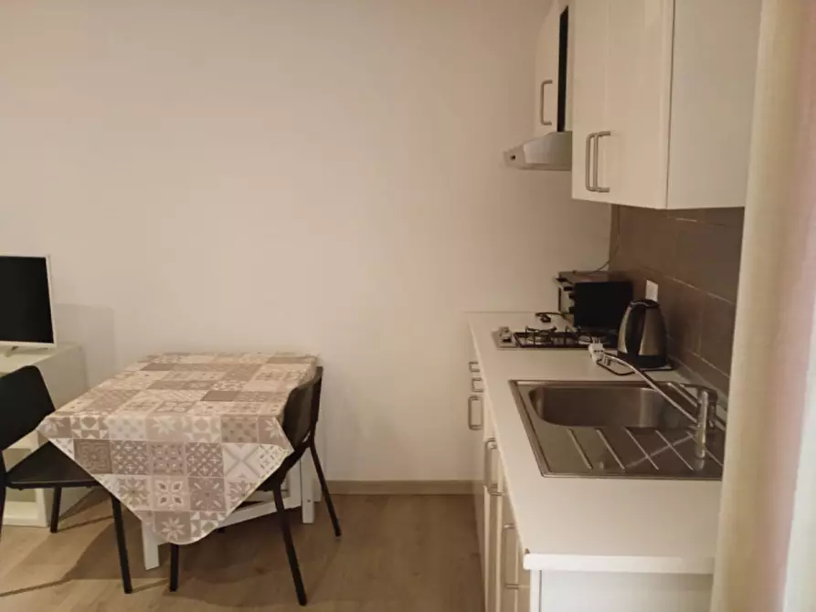 Immagine 5 di Appartamento in affitto  in Via Toledo 300 a Napoli