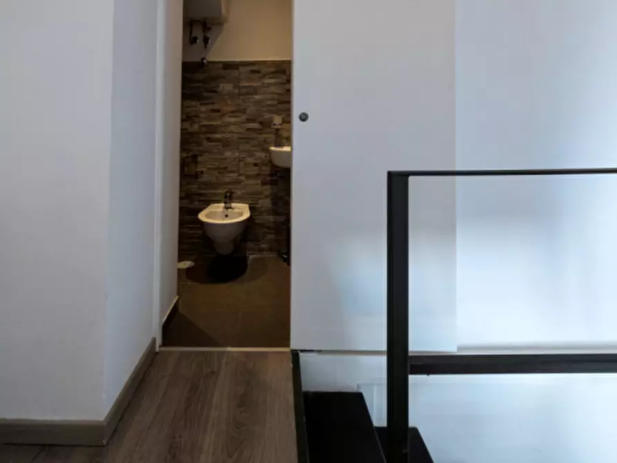 Immagine 10 di Appartamento in affitto  in Via Toledo 300 a Napoli