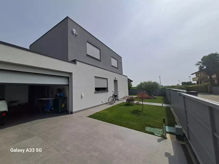 Immagine 25 di Villa in vendita  in Campolongo Maggiore a Campolongo Maggiore