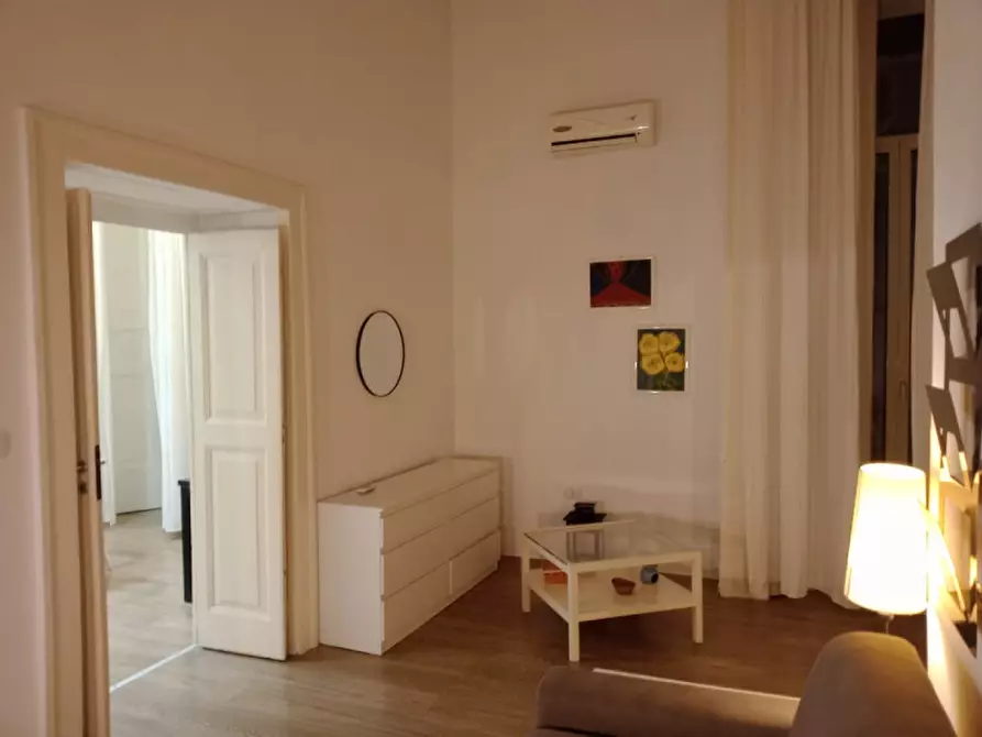 Immagine 1 di Appartamento in affitto  in Via Toledo 300 a Napoli