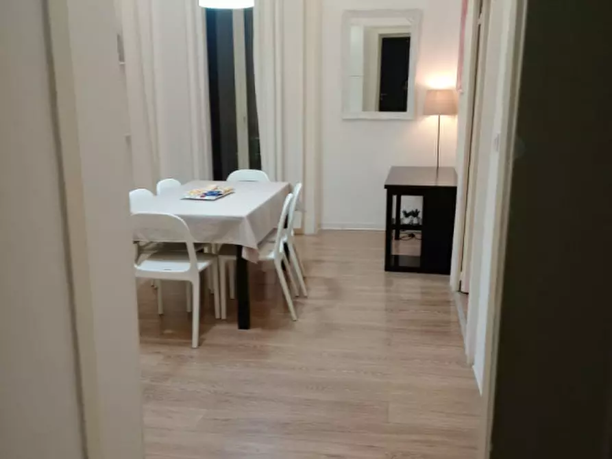 Immagine 8 di Appartamento in affitto  in Via Toledo 300 a Napoli