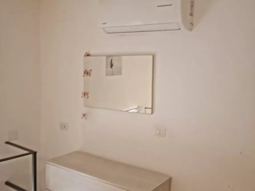 Immagine 12 di Appartamento in affitto  in Via Toledo 300 a Napoli