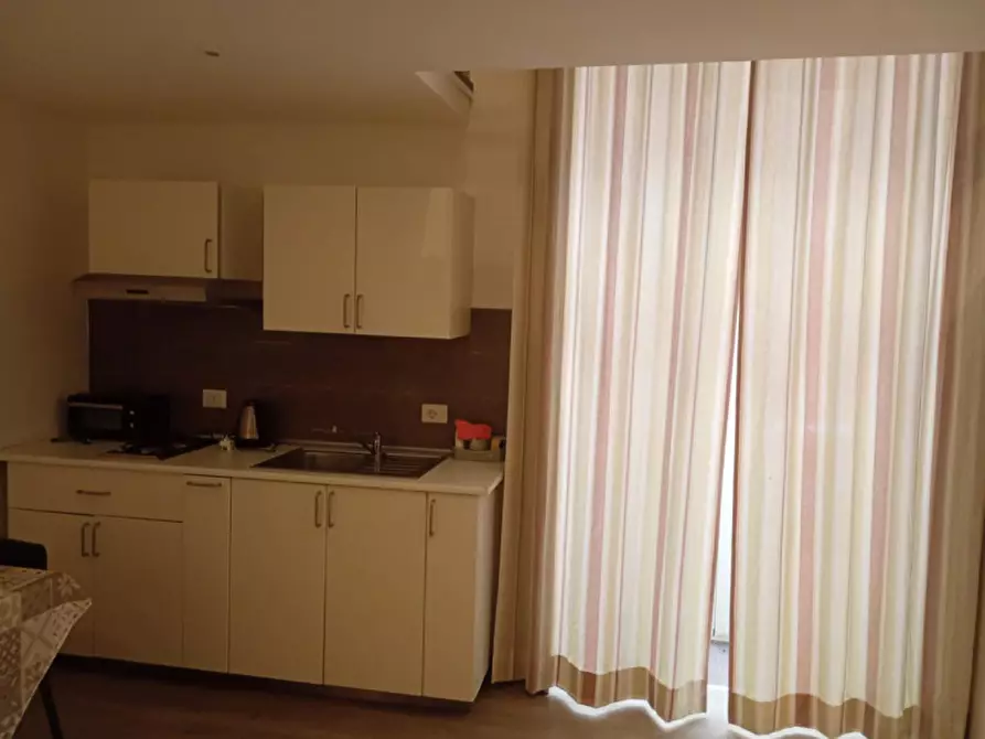 Immagine 3 di Appartamento in affitto  in Via Toledo 316 a Napoli