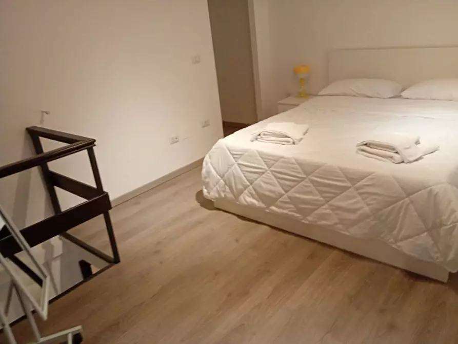 Immagine 16 di Appartamento in affitto  in Via Toledo 316 a Napoli